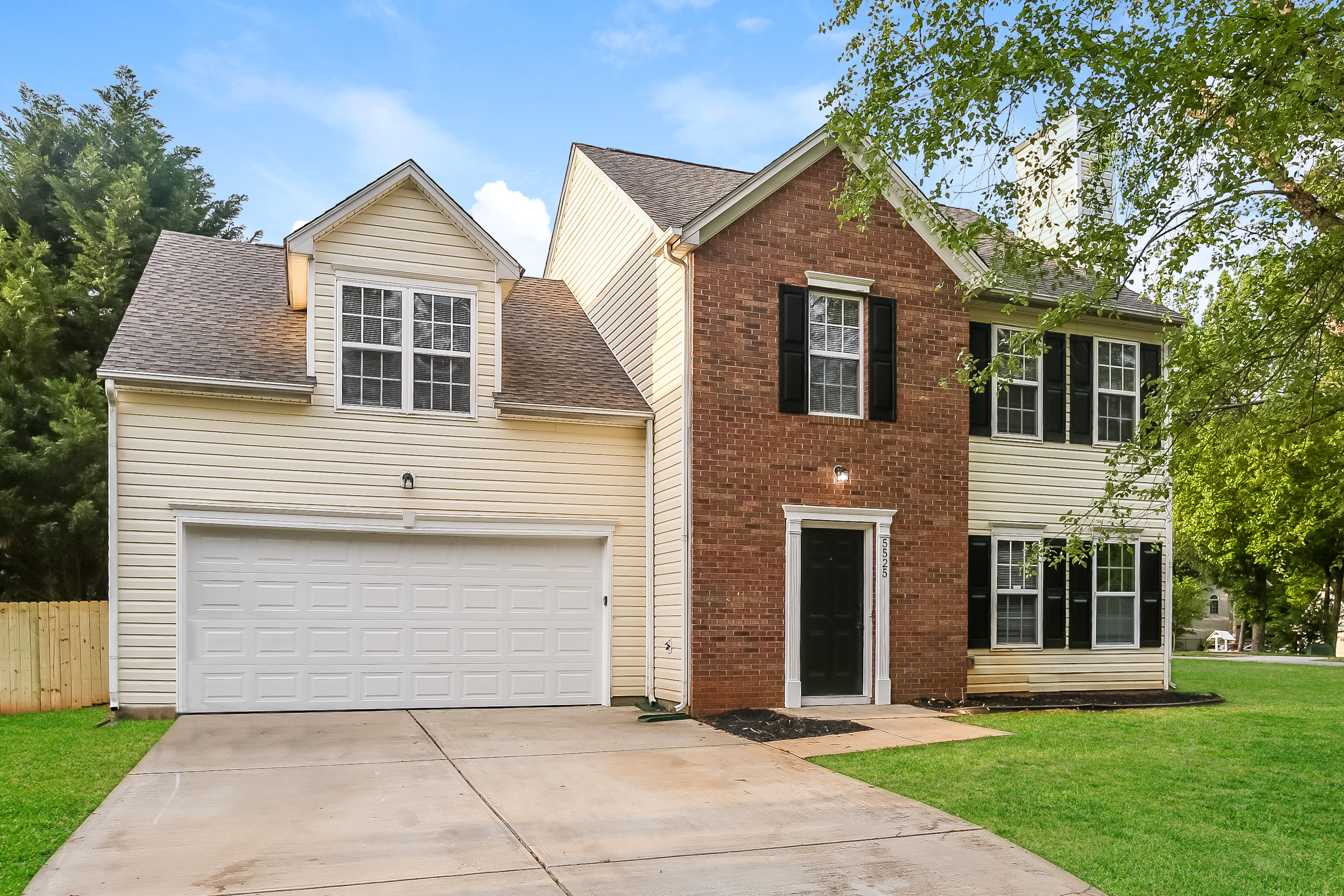 5525 Kiev Dr Charlotte, NC 28216